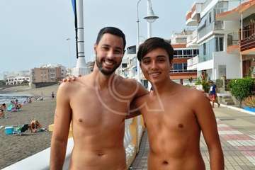 Alberto Rdríguez e Isabel Navarro triunfan en la XVII Travesía a Nado de Salinetas (Foto TA)